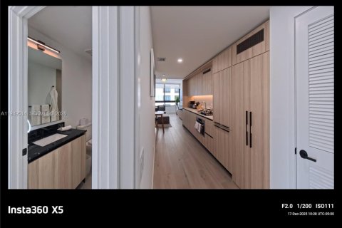 Снять в аренду кондоминиум в Майами, Флорида 2 спальни, № 2004984 - фото 3