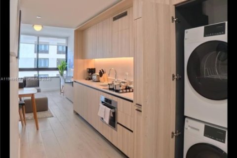 Снять в аренду кондоминиум в Майами, Флорида 2 спальни, № 2004984 - фото 8