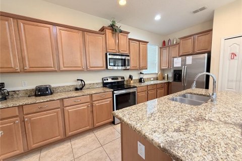 Villa ou maison à louer à Kissimmee, Floride: 5 chambres, 286.23 m2 № 2220743 - photo 10