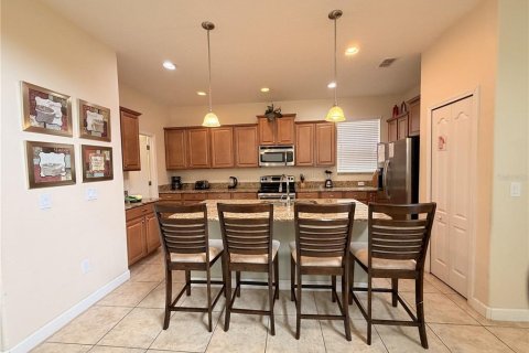 Villa ou maison à louer à Kissimmee, Floride: 5 chambres, 286.23 m2 № 2220743 - photo 9