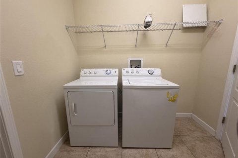 Villa ou maison à louer à Kissimmee, Floride: 5 chambres, 286.23 m2 № 2220743 - photo 8