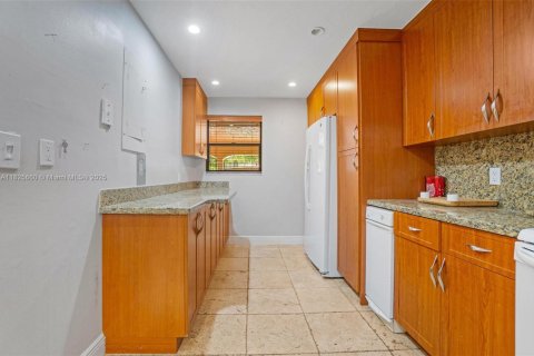 Adosado en venta en Doral, Florida, 2 dormitorios, 151.43 m2 № 1794099 - foto 15