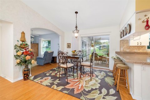 House in Sarasota, Florida 3 bedrooms, 135.64 sq.m. № 2208952 - photo 15