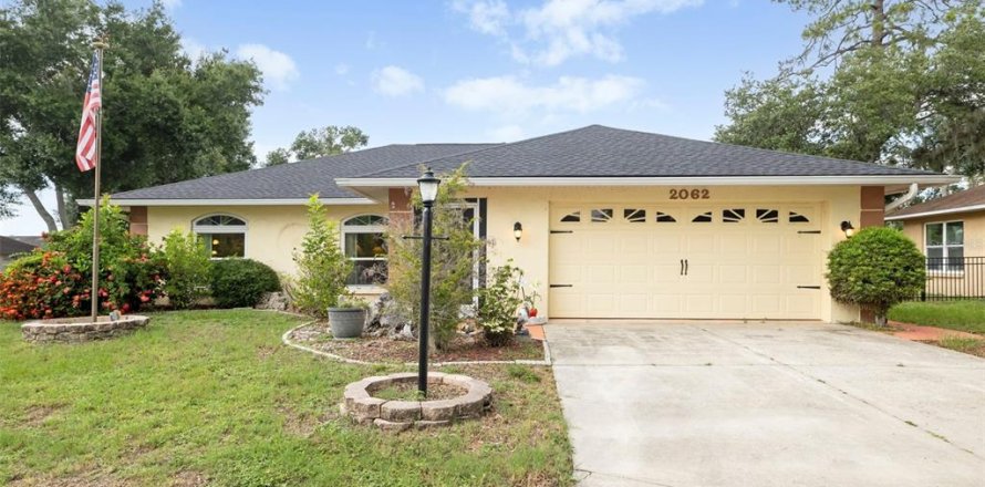 House in Sarasota, Florida 3 bedrooms, 135.64 sq.m. № 2208952