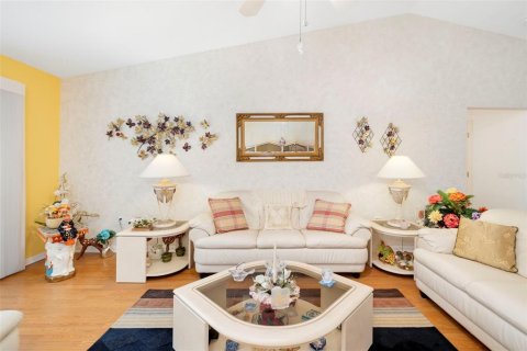 House in Sarasota, Florida 3 bedrooms, 135.64 sq.m. № 2208952 - photo 11