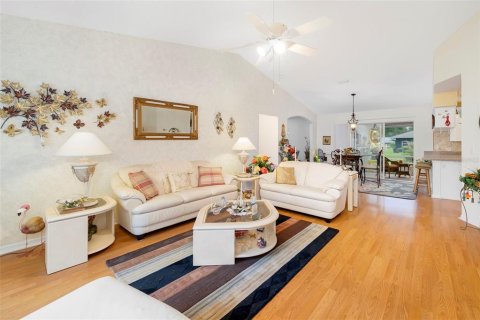 House in Sarasota, Florida 3 bedrooms, 135.64 sq.m. № 2208952 - photo 12