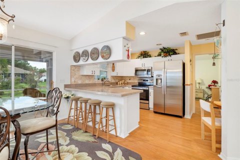 House in Sarasota, Florida 3 bedrooms, 135.64 sq.m. № 2208952 - photo 16