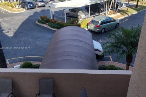 Copropriété à vendre à Tamarac, Floride: 3 chambres, 217.58 m2 № 1988203 - photo 12