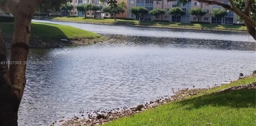 Condo à Tamarac, Floride, 3 chambres № 1988203