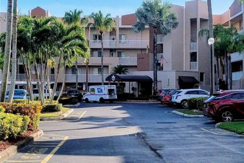 Condominio en venta en Tamarac, Florida, 3 dormitorios, 217.58 m2 № 1988203 - foto 13