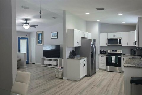 House in Ocala, Florida 2 bedrooms, 120.4 sq.m. № 2272796 - photo 17