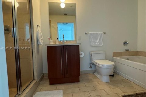 Condo in Miami, Florida, 1 bedroom  № 2046991 - photo 11