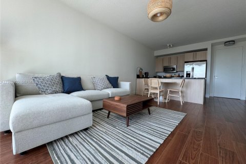 Condo in Miami, Florida, 1 bedroom  № 2046991 - photo 2