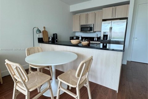 Condo in Miami, Florida, 1 bedroom  № 2046991 - photo 7