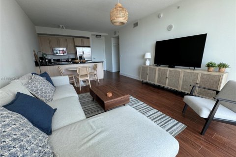 Condo in Miami, Florida, 1 bedroom  № 2046991 - photo 3