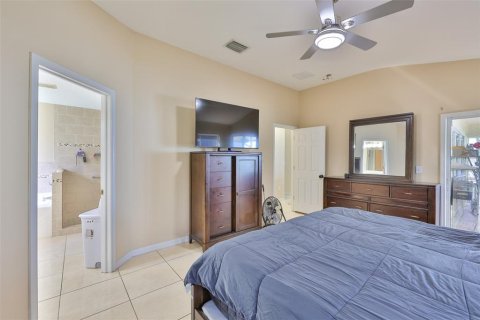 House in Valrico, Florida 3 bedrooms, 155.8 sq.m. № 1902448 - photo 27