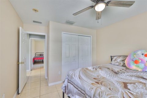 House in Valrico, Florida 3 bedrooms, 155.8 sq.m. № 1902448 - photo 25