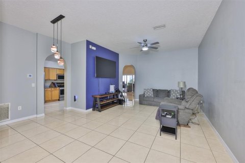 House in Valrico, Florida 3 bedrooms, 155.8 sq.m. № 1902448 - photo 9