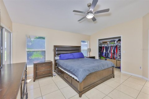 House in Valrico, Florida 3 bedrooms, 155.8 sq.m. № 1902448 - photo 28