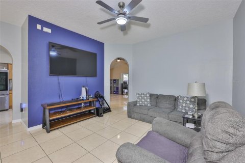 House in Valrico, Florida 3 bedrooms, 155.8 sq.m. № 1902448 - photo 10