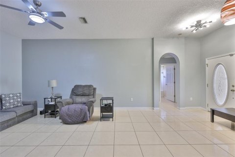 House in Valrico, Florida 3 bedrooms, 155.8 sq.m. № 1902448 - photo 6