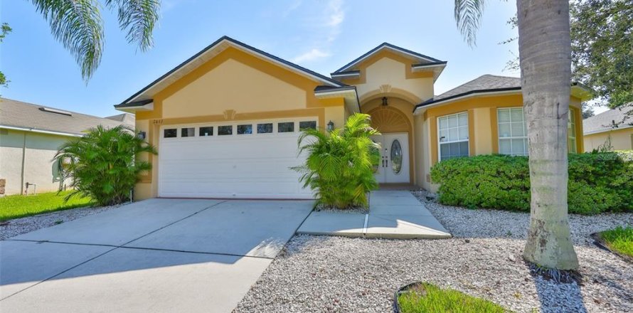 House in Valrico, Florida 3 bedrooms, 155.8 sq.m. № 1902448