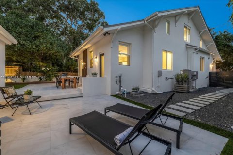 Villa ou maison à louer à El Portal, Floride: 5 chambres, 277.31 m2 № 2170254 - photo 10