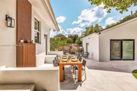 Villa ou maison à louer à El Portal, Floride: 5 chambres, 277.31 m2 № 2170254 - photo 24