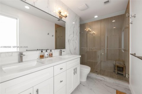 Villa ou maison à louer à El Portal, Floride: 5 chambres, 277.31 m2 № 2170254 - photo 28