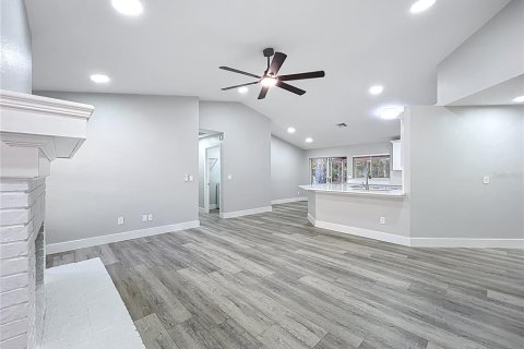 House in Oviedo, Florida 3 bedrooms, 190.17 sq.m. № 2096944 - photo 30