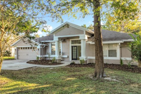 House in Oviedo, Florida 3 bedrooms, 190.17 sq.m. № 2096944 - photo 1
