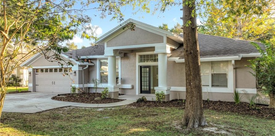 House in Oviedo, Florida 3 bedrooms, 190.17 sq.m. № 2096944