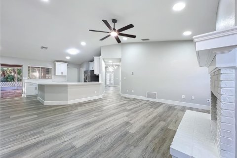 Villa ou maison à vendre à Oviedo, Floride: 3 chambres, 190.17 m2 № 2096944 - photo 2