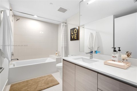 Copropriété à vendre à Miami, Floride: 2 chambres, 106.19 m2 № 1981766 - photo 24