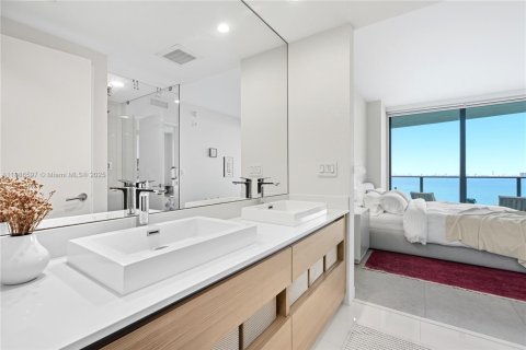 Copropriété à vendre à Miami, Floride: 2 chambres, 106.19 m2 № 1981766 - photo 16