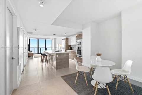 Copropriété à vendre à Miami, Floride: 2 chambres, 106.19 m2 № 1981766 - photo 2