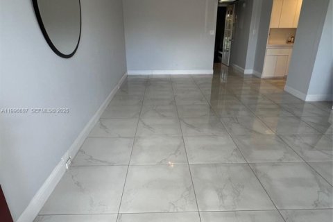 Copropriété à vendre à Coconut Creek, Floride: 1 chambre, 79.99 m2 № 2059320 - photo 6