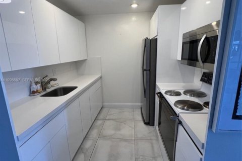 Copropriété à vendre à Coconut Creek, Floride: 1 chambre, 79.99 m2 № 2059320 - photo 9