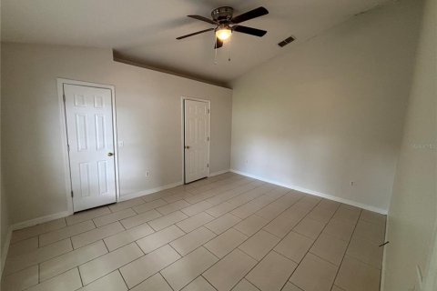 House in Poinciana, Florida 3 bedrooms, 129.88 sq.m. № 2277984 - photo 8