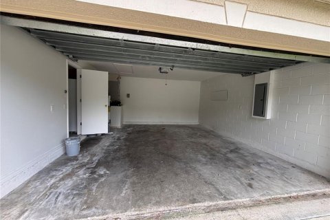 House in Poinciana, Florida 3 bedrooms, 129.88 sq.m. № 2277984 - photo 15