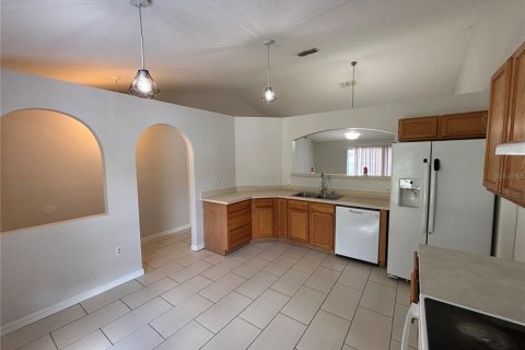 House in Poinciana, Florida 3 bedrooms, 129.88 sq.m. № 2277984 - photo 5
