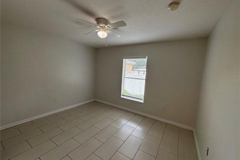 House in Poinciana, Florida 3 bedrooms, 129.88 sq.m. № 2277984 - photo 12
