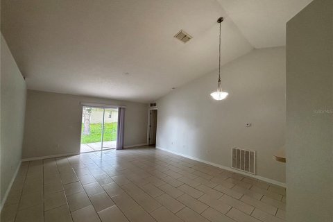 House in Poinciana, Florida 3 bedrooms, 129.88 sq.m. № 2277984 - photo 6