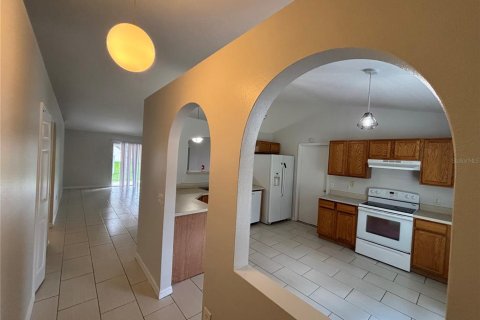 House in Poinciana, Florida 3 bedrooms, 129.88 sq.m. № 2277984 - photo 3