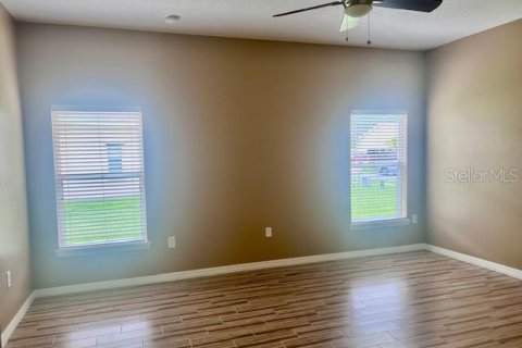 House in Kissimmee, Florida 4 bedrooms, 179.86 sq.m. № 1893587 - photo 13