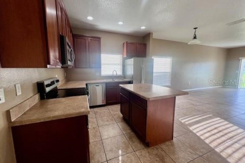 House in Kissimmee, Florida 4 bedrooms, 179.86 sq.m. № 1893587 - photo 6