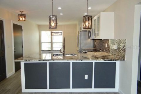 Copropriété à vendre à Sarasota, Floride: 2 chambres, 89.56 m2 № 1856730 - photo 3