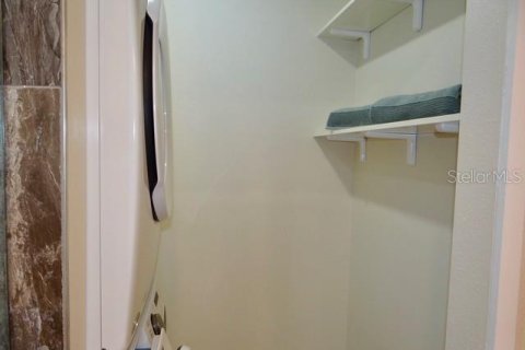 Copropriété à vendre à Sarasota, Floride: 2 chambres, 89.56 m2 № 1856730 - photo 10