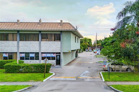 Immobilier commercial à vendre à North Miami Beach, Floride № 1945981 - photo 14