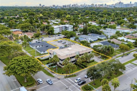 Immobilier commercial à vendre à North Miami Beach, Floride № 1945981 - photo 1